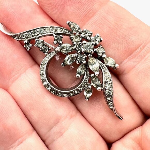 Ciner Jewelry - Vintage Ciner Womens Brooch Silver Tone Clear Rhinestones Brooch
